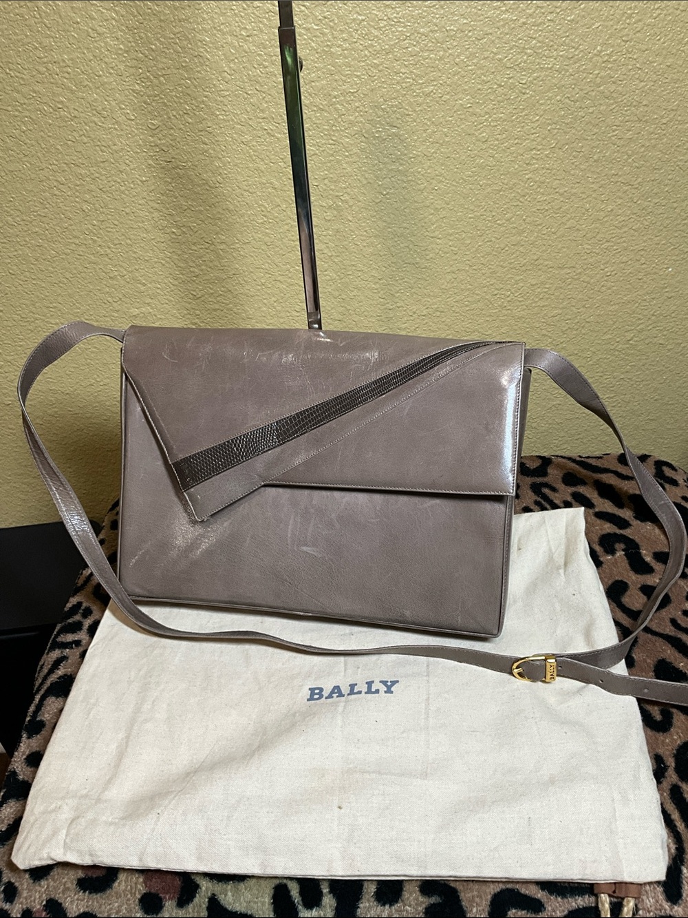 BALLY Vintage Fold-Over Leather Clutch/Crossbody Bag